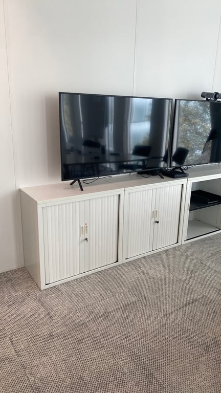 Armoire basse en métal 80x75x44 - ambiance