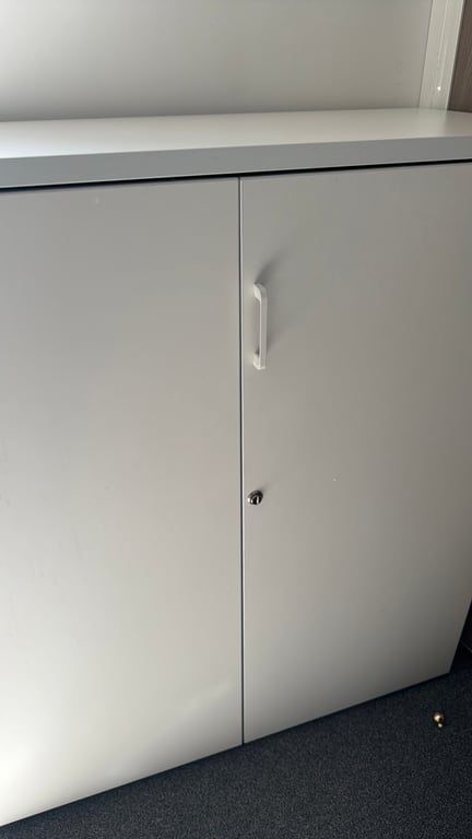 Armoire basse mélaminé blanc - portes