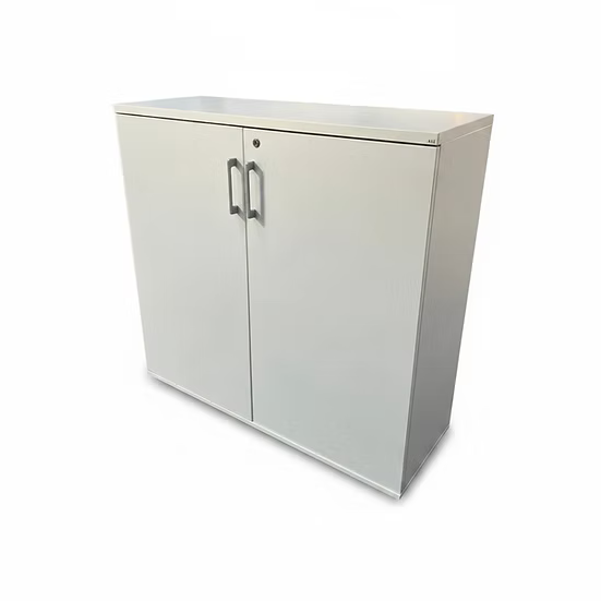 Armoire basse portes battantes