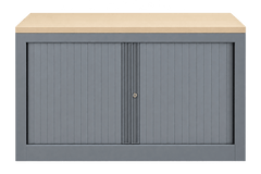 Armoire basse portes coulissantes en métal et bois clair