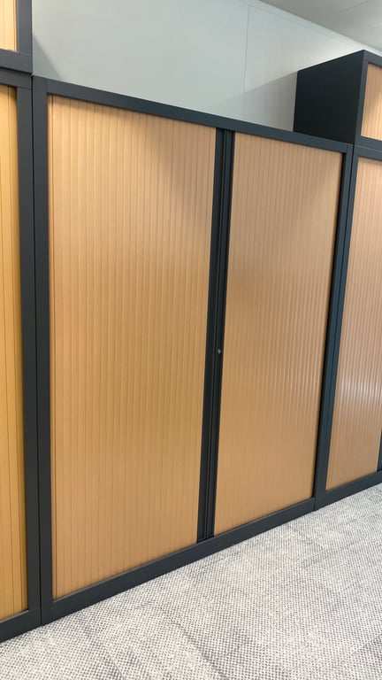 Armoire haute avec portes coulissantes - 3-4