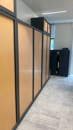 Armoire haute avec portes coulissantes - ambiance