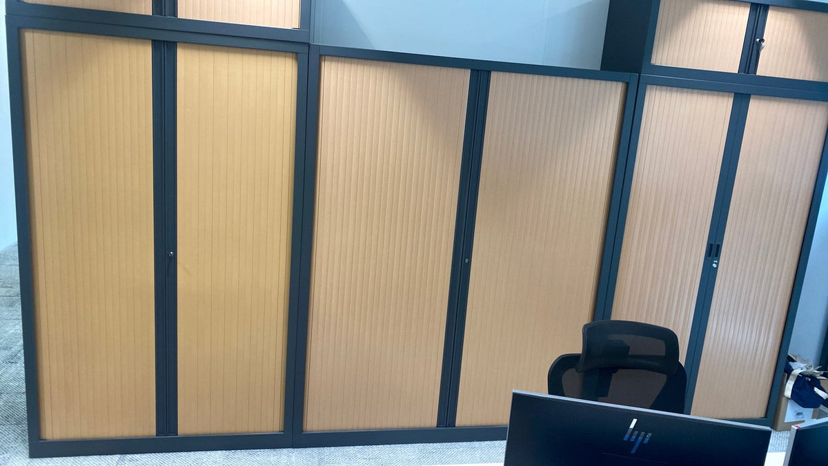 Armoire haute avec portes coulissantes - portes