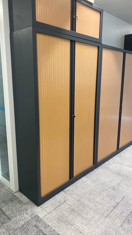 Armoire haute avec portes coulissantes - 3-4