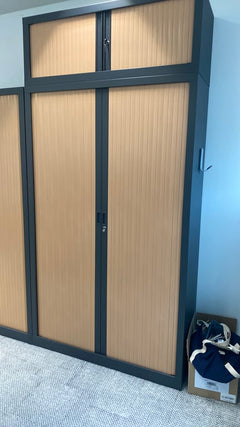 Armoire haute avec portes coulissantes - face