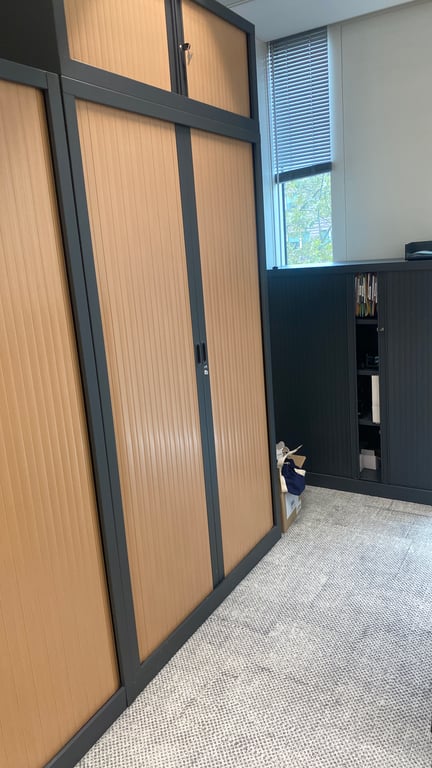 Armoire haute avec portes coulissantes - 3-4