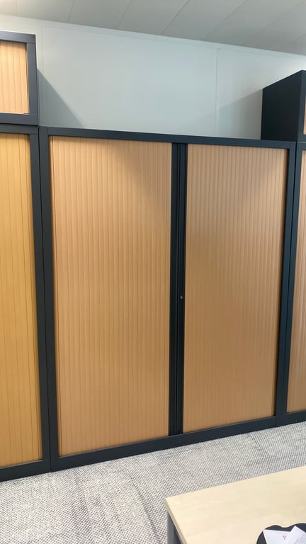 Armoire haute avec portes coulissantes - face