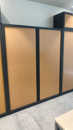 Armoire haute avec portes coulissantes - portes