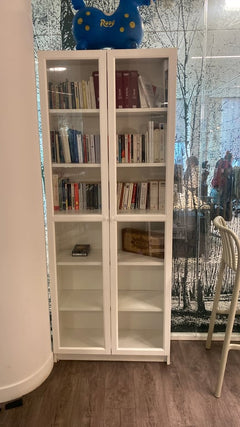 Bibliothèque en bois blanche - face