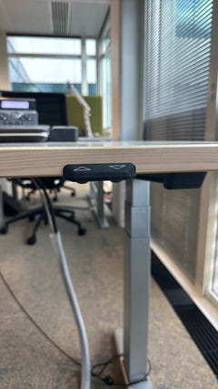 Bureau d'angle Steelcase à réglage électrique en hauteur