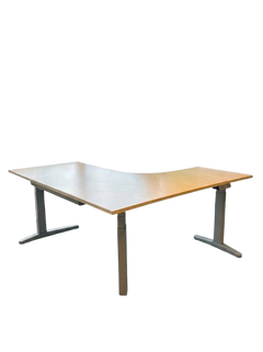 Bureau d'angle Steelcase à réglage électrique en hauteur