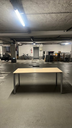 Bureau droit chêne clair 160x80 cm - face