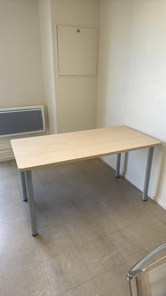 Bureau droit chêne clair et métal 140x70 - dessous