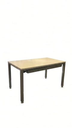 Bureau droit en bois mélaminé blanc