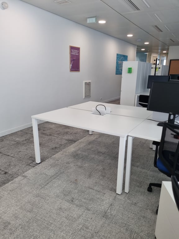 Bureau multiposte 2 postes 140 x 160 blanc