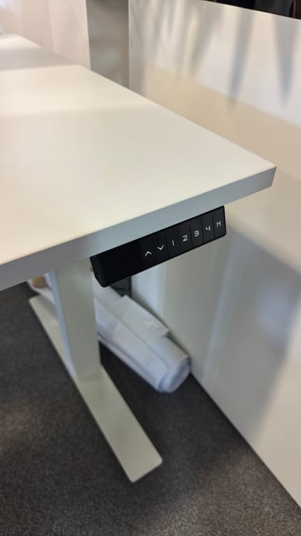 Bureau réglable électrique 170x80 cm