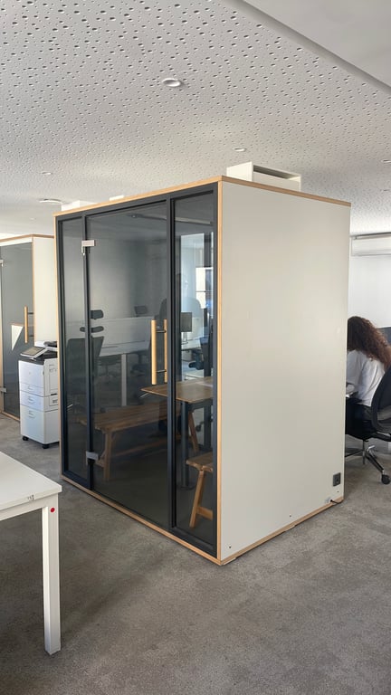 Cabine acoustique 4 places MuteLabs Quattro - face