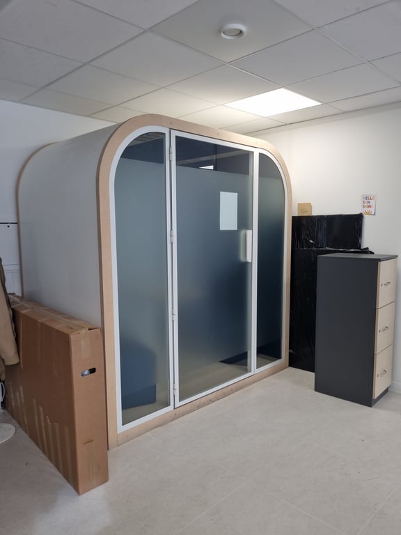 Cabine acoustique Arche Duo par Leet Design - face