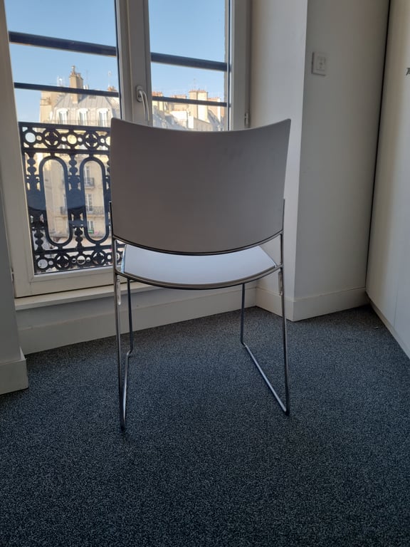 Chaise de réunion Casala Curvy blanche - ambiance