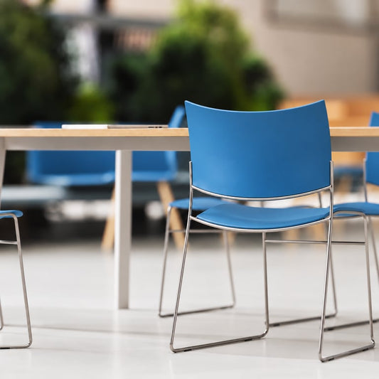 Chaise de réunion Casala Curvy bleue