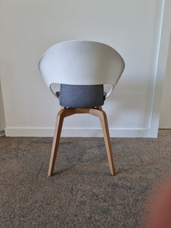 Chaise de réunion Deli Skandiform gris clair - ambiance