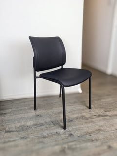 Chaise de réunion empilable Kohl noir 45 x 55 x 83 cm - 3-4