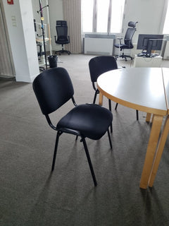 Chaise de réunion sans accoudoirs en tissu et métal