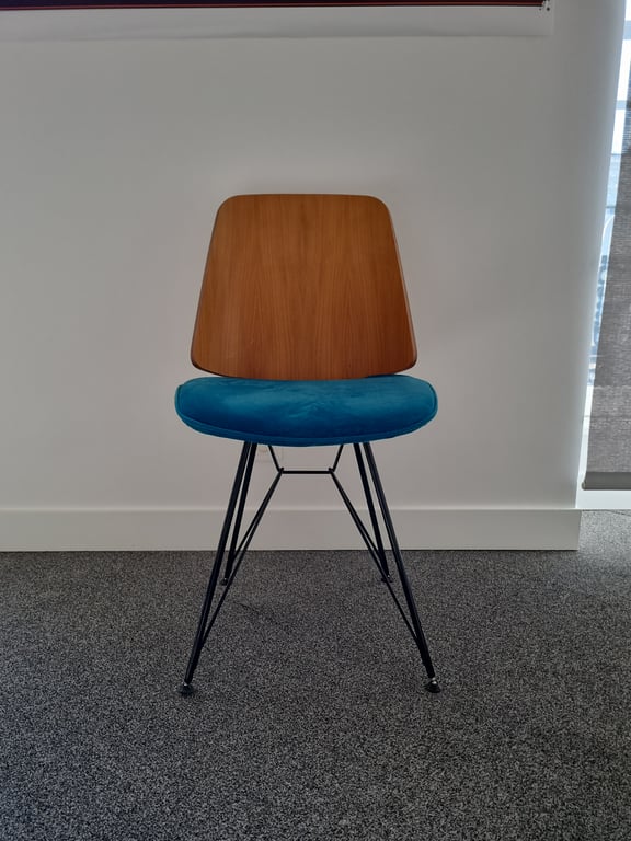 Chaise de réunion Zanotta June bleue - face