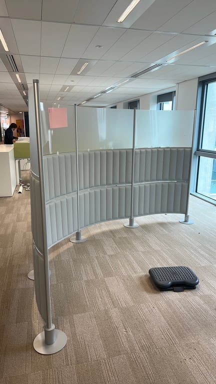 Cloison acoustique mobile en métal et tissu - 3-4