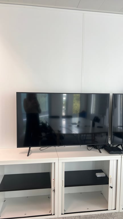 Écran Samsung 124 cm x 71 cm - face