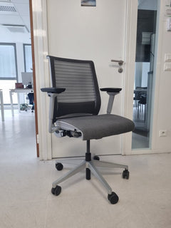 Fauteuil bureau ergonomique Steelcase Think V1 - 3-4