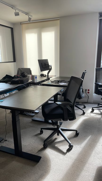 Fauteuil de bureau en résille avec roulettes - arriere