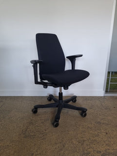 Fauteuil de bureau ergonomique Kinnarps noir