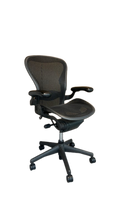 Fauteuil de bureau Herman Miller Aeron Classic Taille B Noir - Accoudoirs fixes