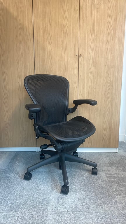 Fauteuil de bureau Herman Miller Aeron Resmastered taille B Noir - 3-4