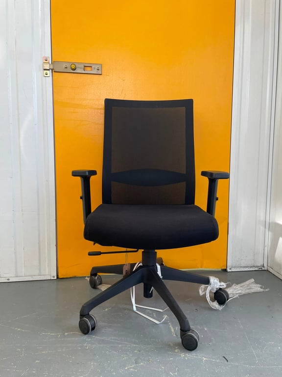 Fauteuil de bureau noir résille et tissu
