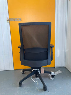 Fauteuil de bureau noir résille et tissu