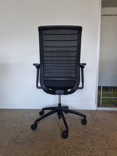 Fauteuil ergonomique Interstuhl résille noir - ambiance