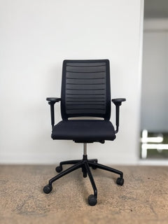 Fauteuil ergonomique Interstuhl résille noir - face