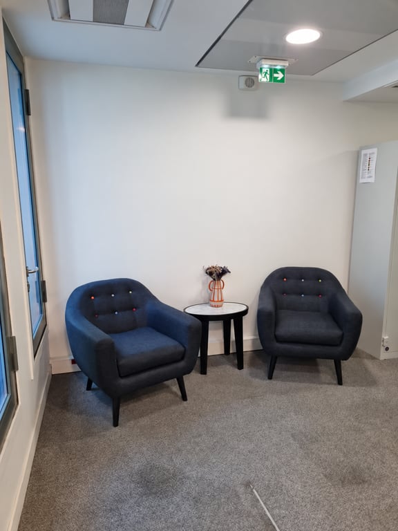 Fauteuil Made.com Ritchie gris