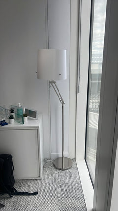 Luminaire sur pied en métal - 3-4