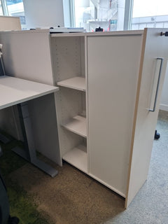 Meuble de rangement avec portes coulissantes