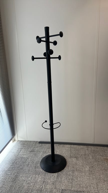 Porte-manteau en métal noir - face