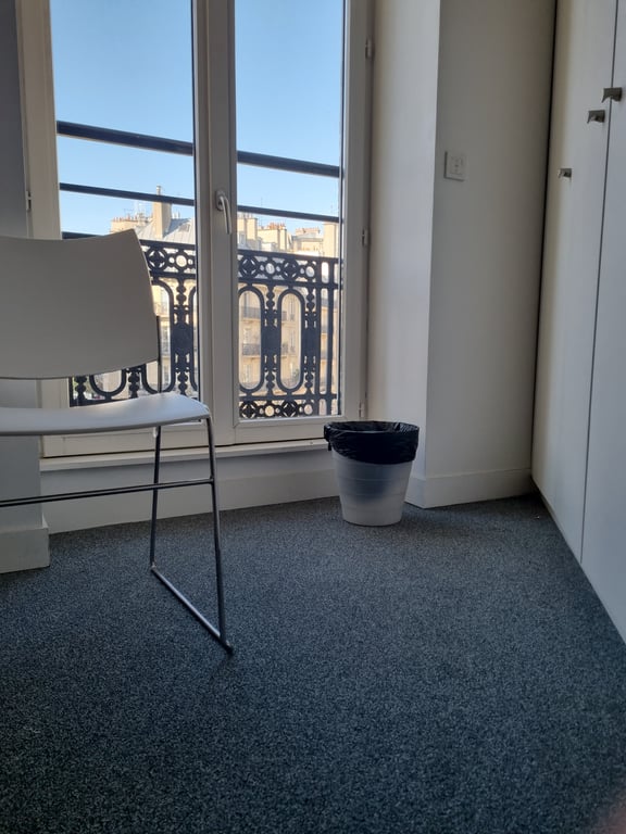 Poubelle IKEA en plastique transparent - ambiance