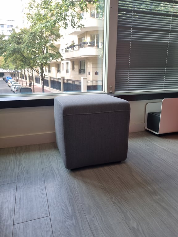 Pouf Steelcase tissu gris 43x43x43 cm - 3-4