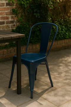 Chaise d'extérieur bleue