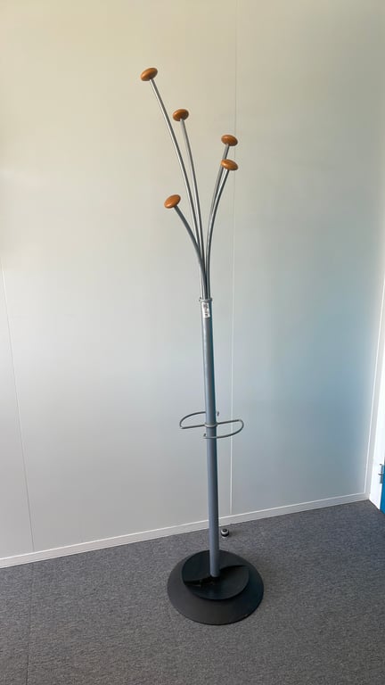 Porte-manteau en métal