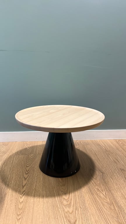 Table basse ronde en bois contreplaqué et plastique - face