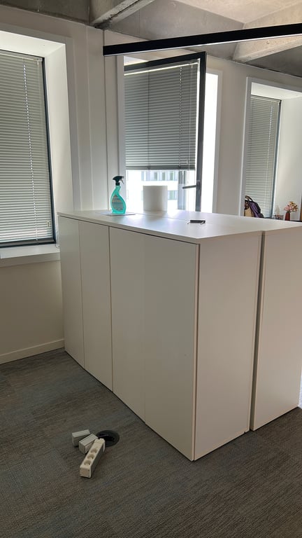 Armoire basse avec portes battantes - 3-4