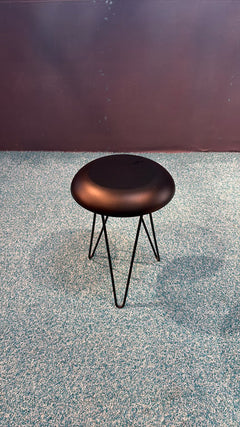 Table basse ronde en métal noir - 3-4